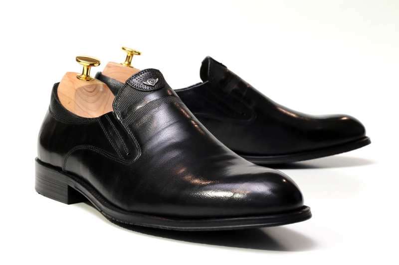 Slippers (Сліпери) М чорний шкіра D969N-50-5 BLACK Cosottinni 39(р)
