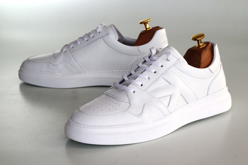  Sneakers (Кросівки) М білий шкіра 4207825 KADAR
